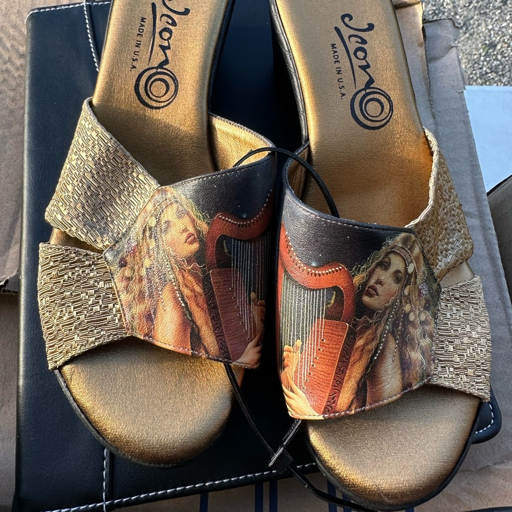 NWOT ICON “Maisy 449” Art Nouveau Muse Mules | Leather Upper | Size 36
